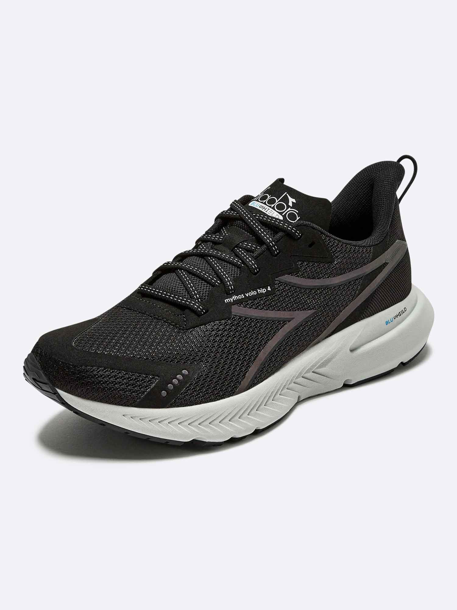 MYTHOS BLUSHIELD VOLO 4 HIP RUNNING SHOES